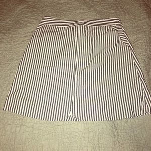 NWT navy and white seersucker scalloped skirt
